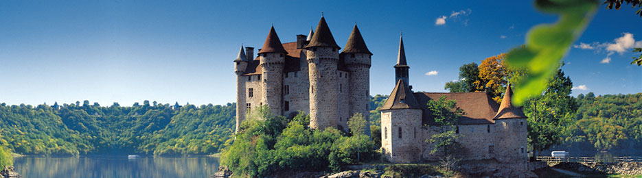 Château de Val à  Bort les Orgues (photo Georges Sully - ADT Corrèze)